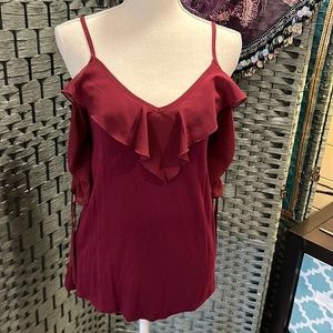 Daytrip, cold shoulder top size extra small